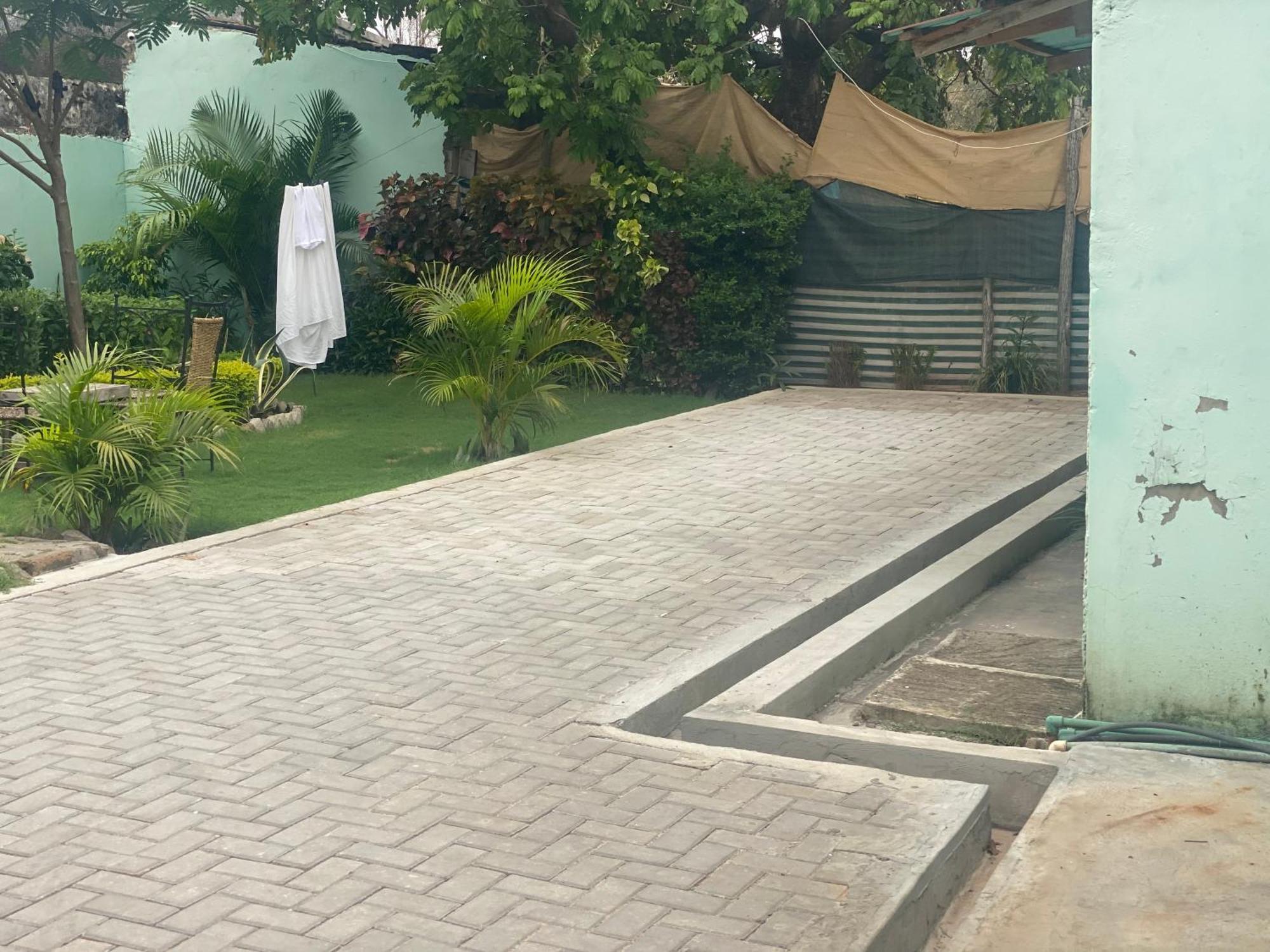 Aeropark Residencial Hostel Maputo Bagian luar foto