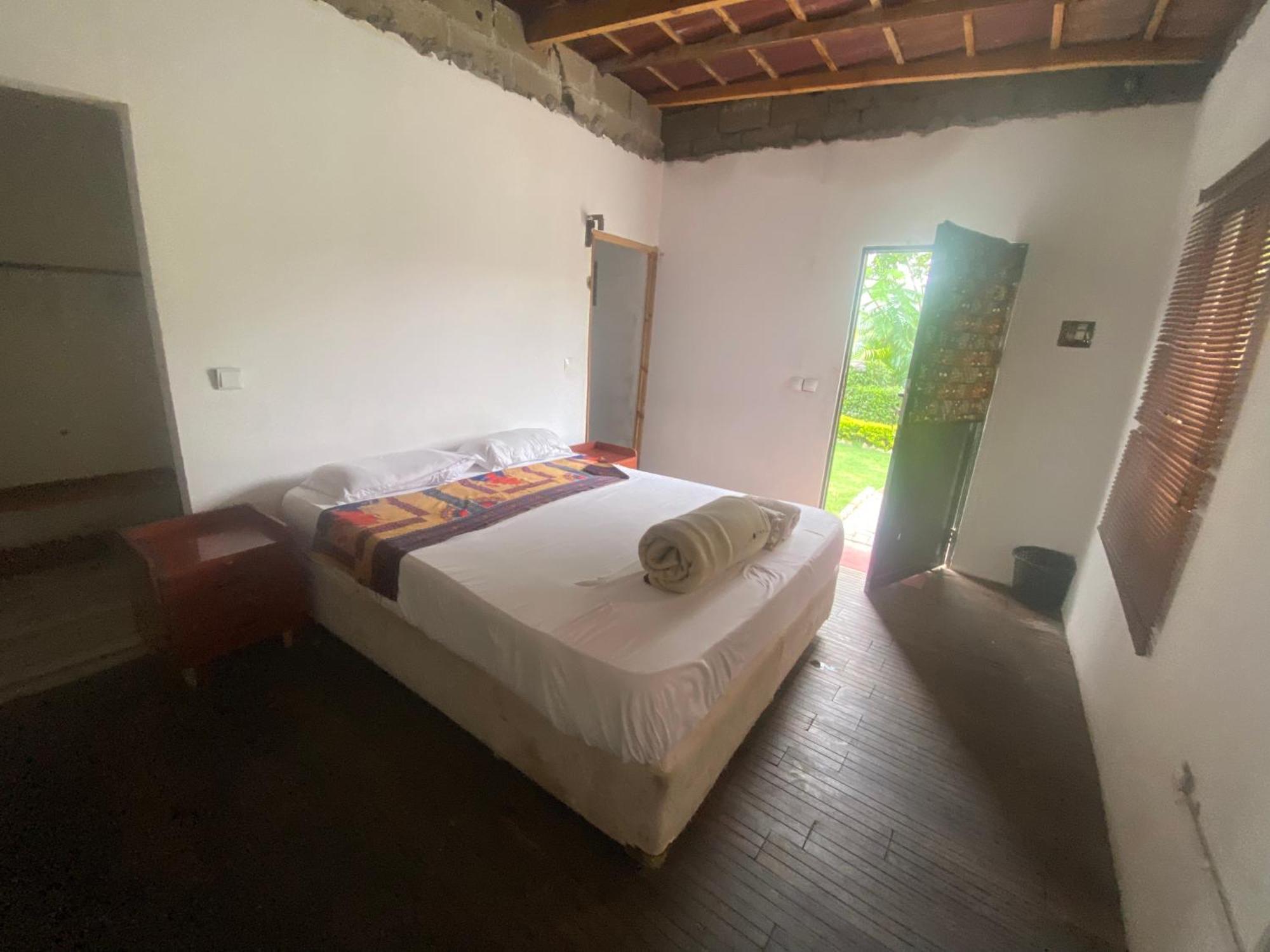 Aeropark Residencial Hostel Maputo Bagian luar foto
