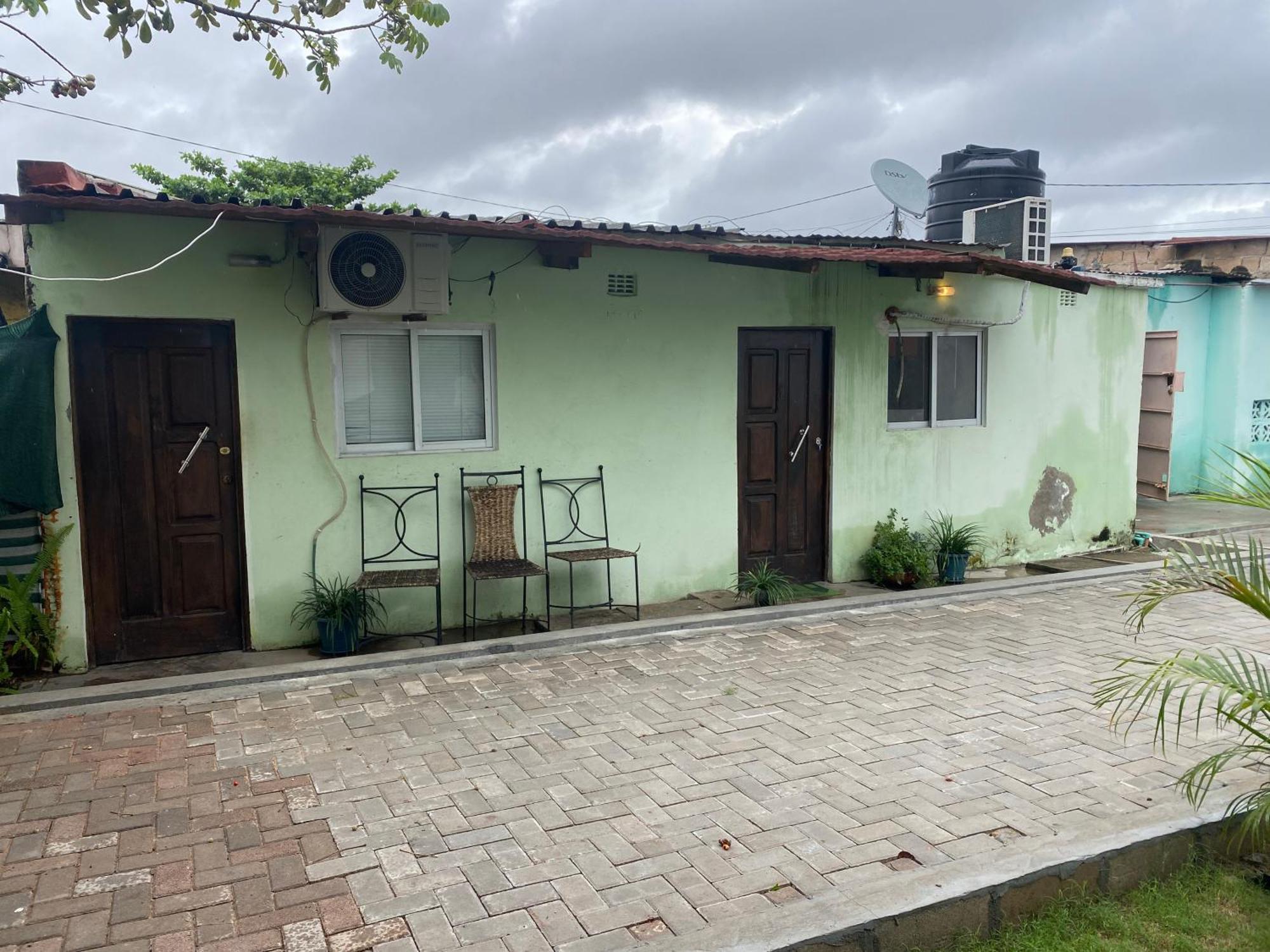 Aeropark Residencial Hostel Maputo Bagian luar foto